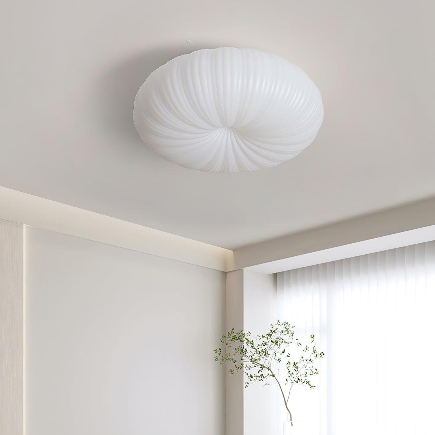 Moderne LED-taklampe med fjernkontroll - komfort og eleganse