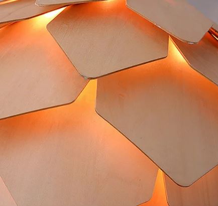 Lampada sospesa scultorea – Design ispirato alla natura