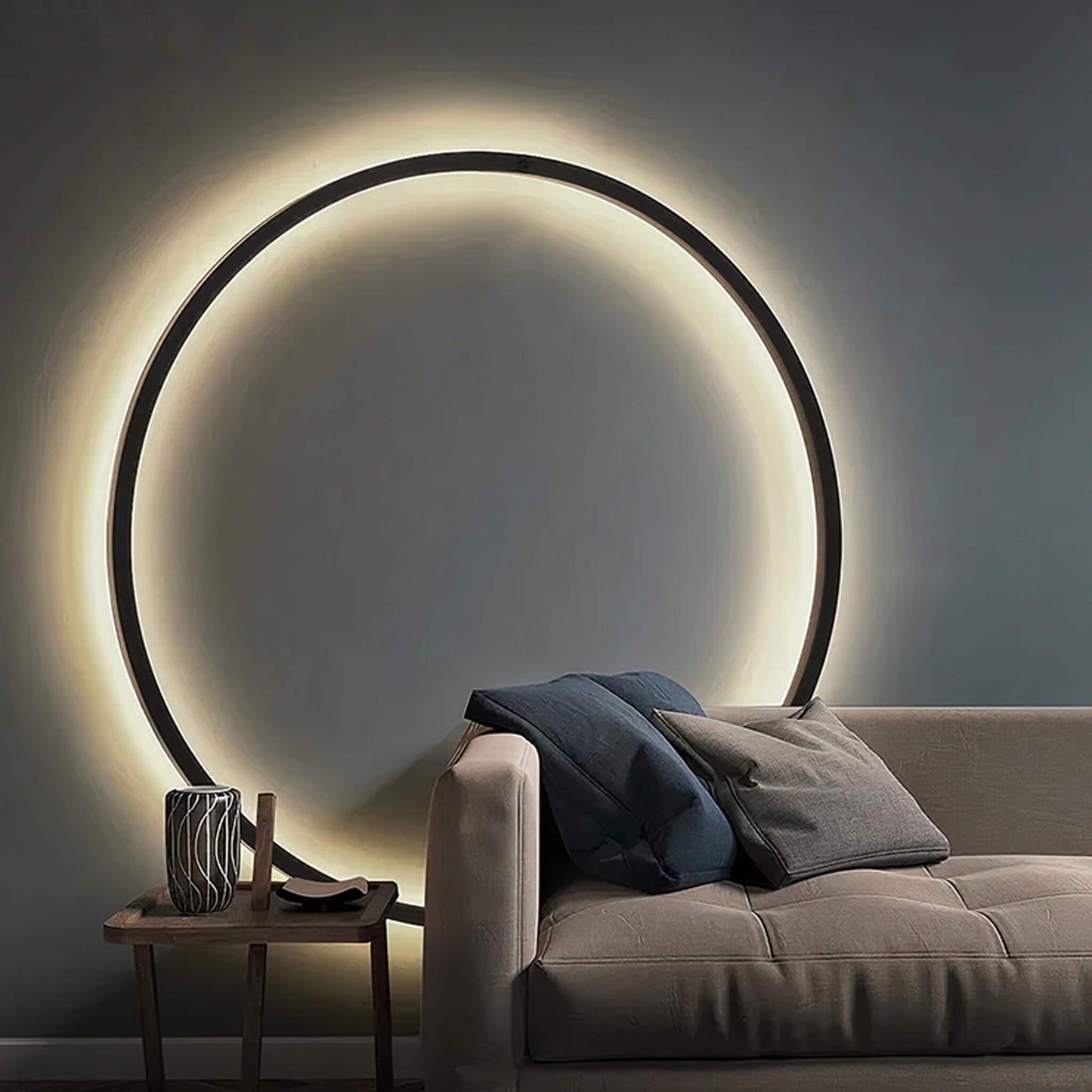 Halo-seinävalaisin – Eleganssia ja moderniutta