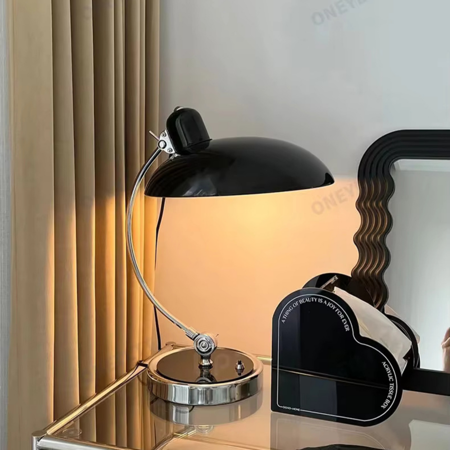 Moderne Schreibtischlampe – Eleganter Stil und stabile Struktur
