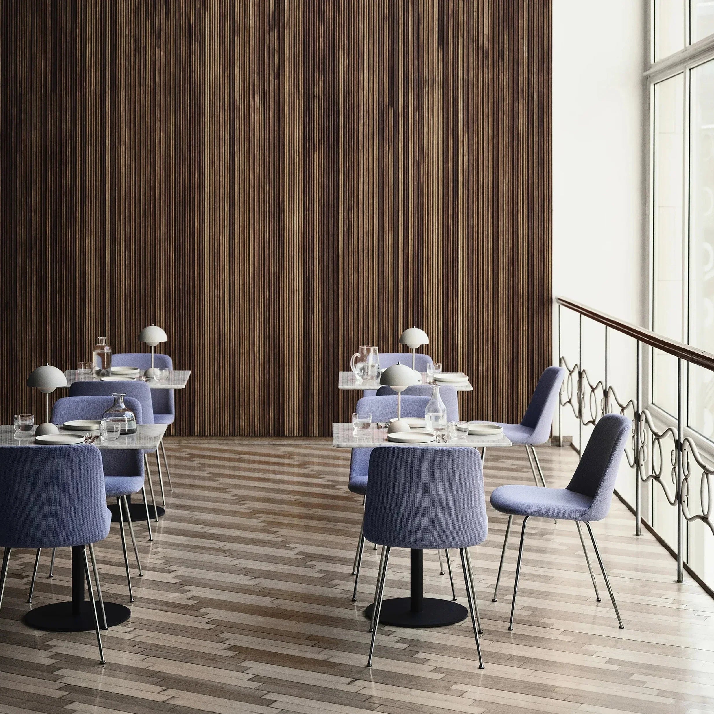 Stolná LED lampa – moderná jednoduchosť a funkčnosť