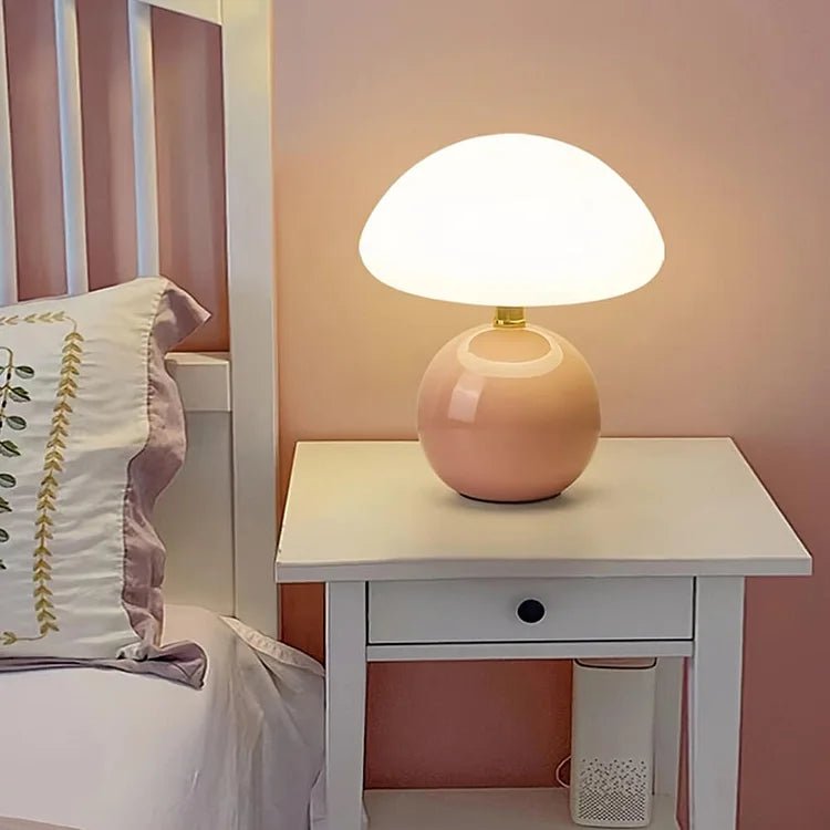 Bordlampe i form af en svamp – elegance og originalitet