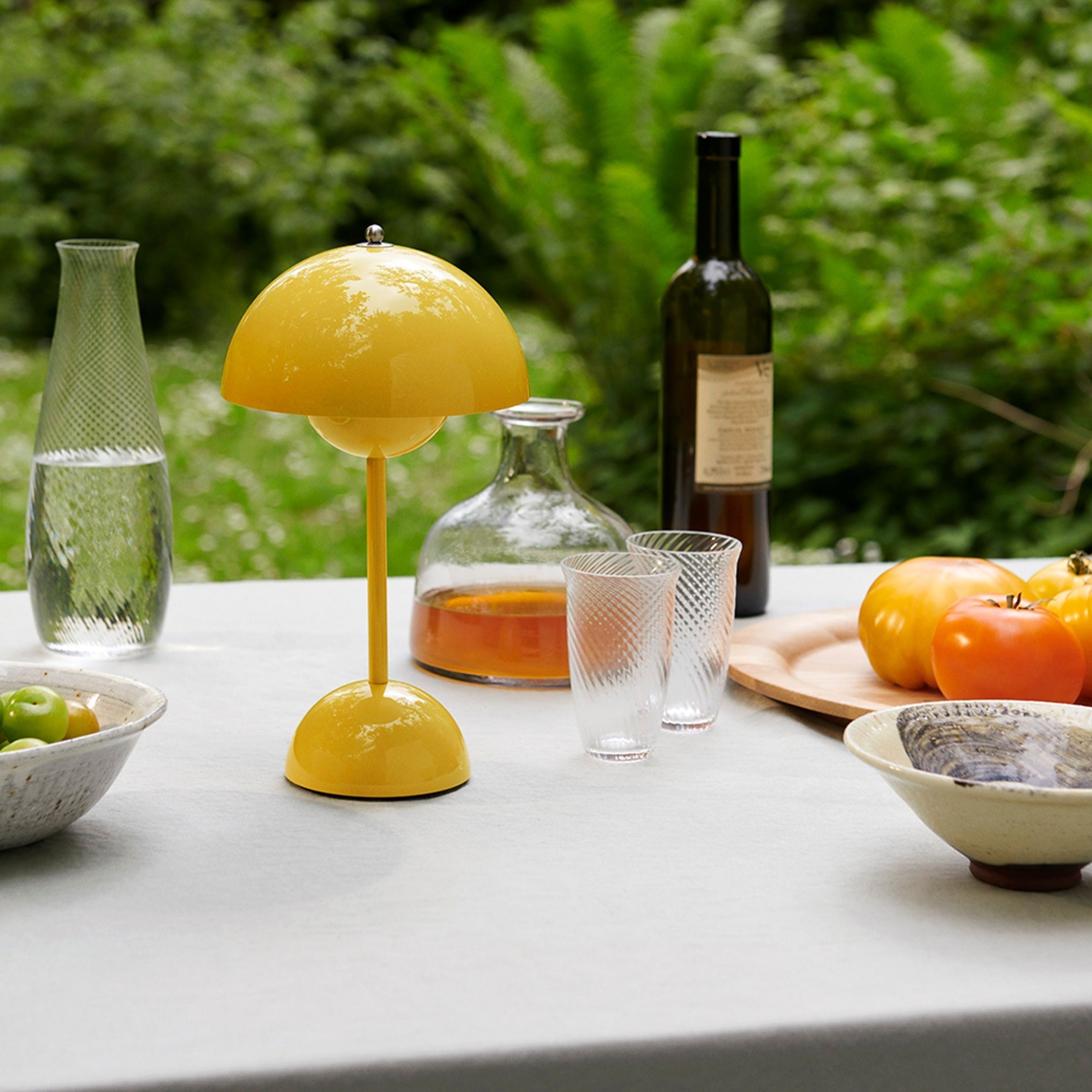 Stolná LED lampa – moderná jednoduchosť a funkčnosť