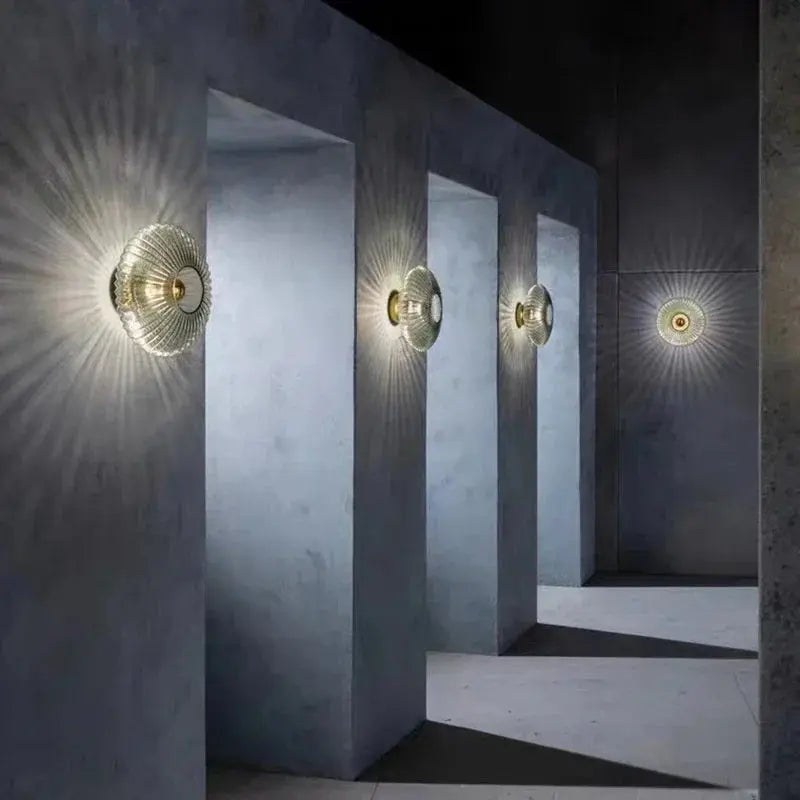 Elegant Vegglampe – Lyssetting og Sofistikert Atmosfære