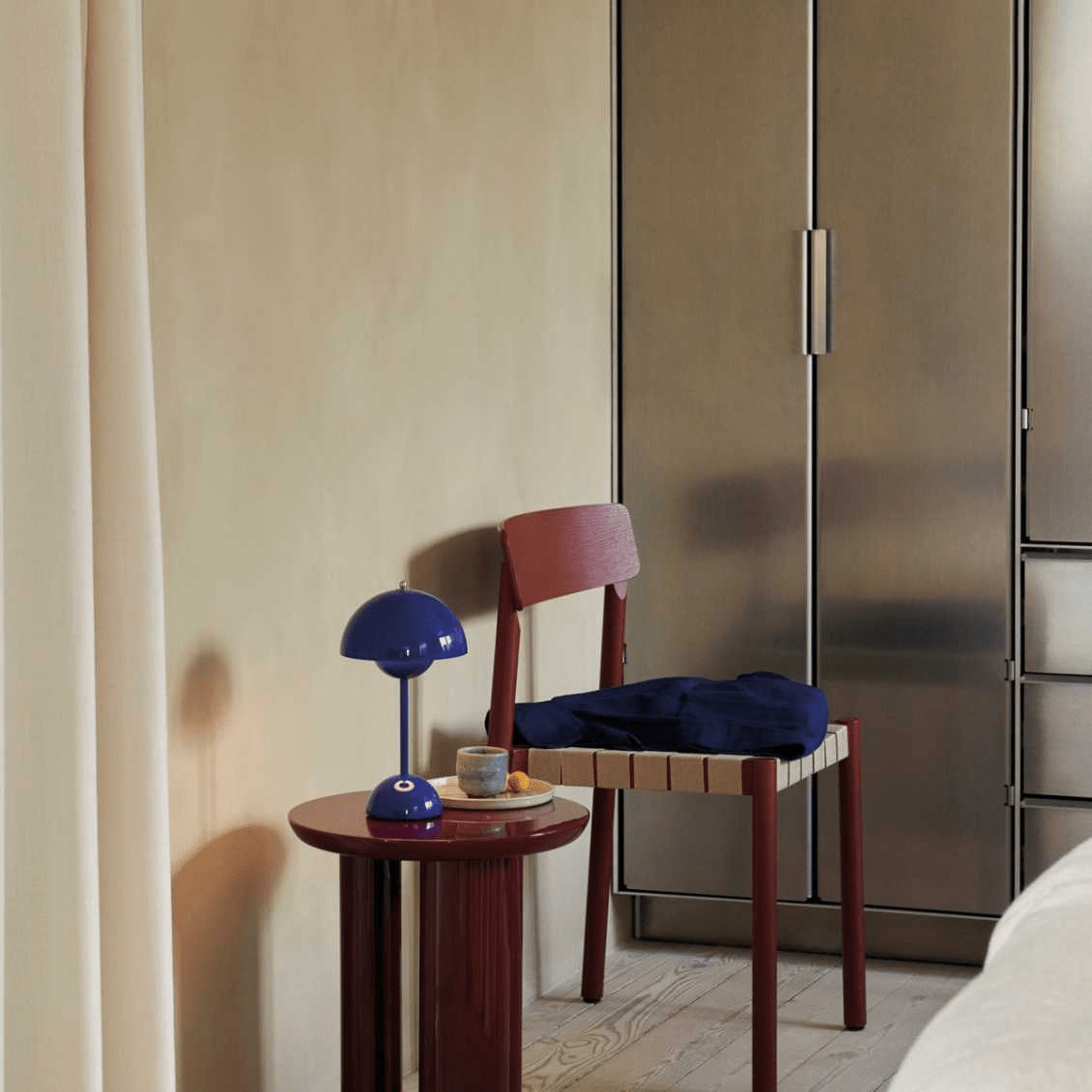 Stolná LED lampa – moderná jednoduchosť a funkčnosť