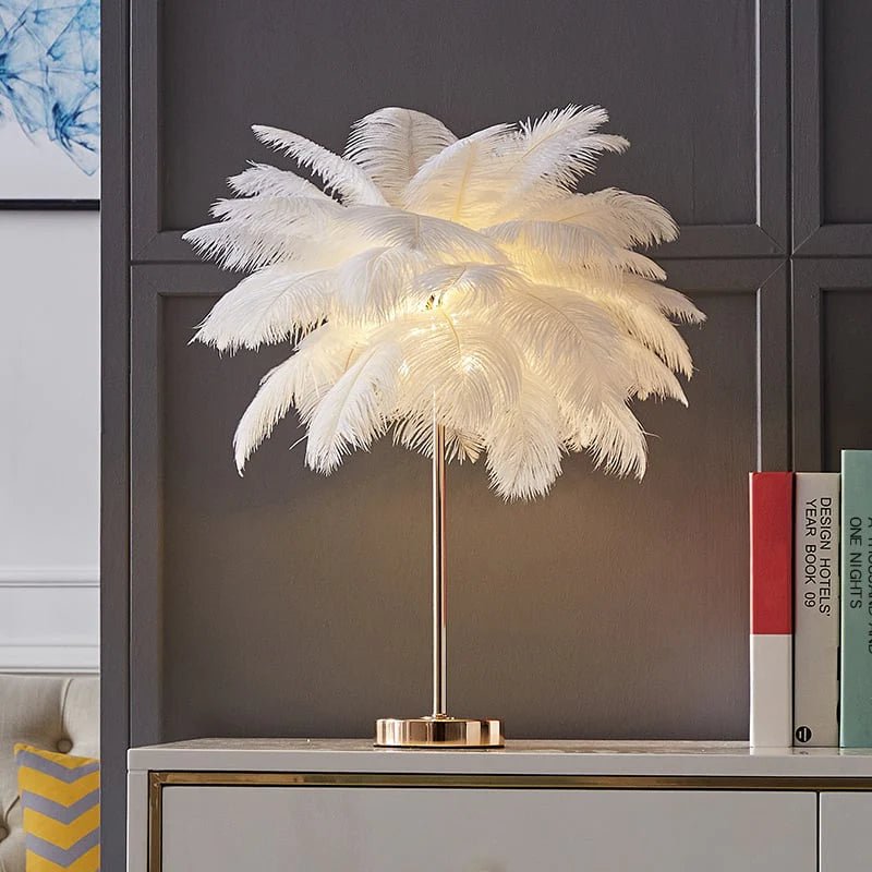 Bordlampe med Gyldne Fjær Art Deco – Luksuriøs og Original Dekorasjon