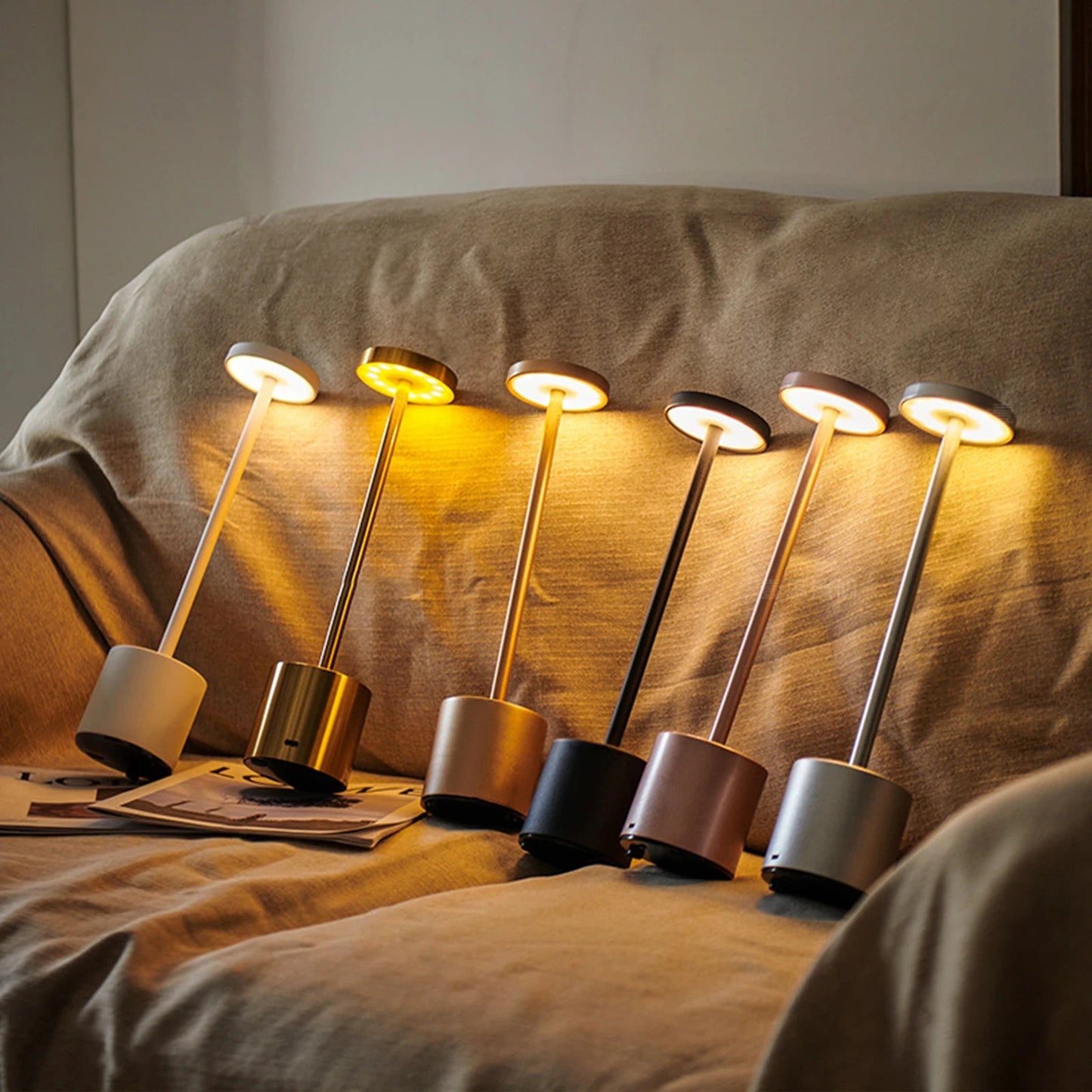 LED Bordslampa Touch Rechargeable – Praktisk och Modern Belysning 