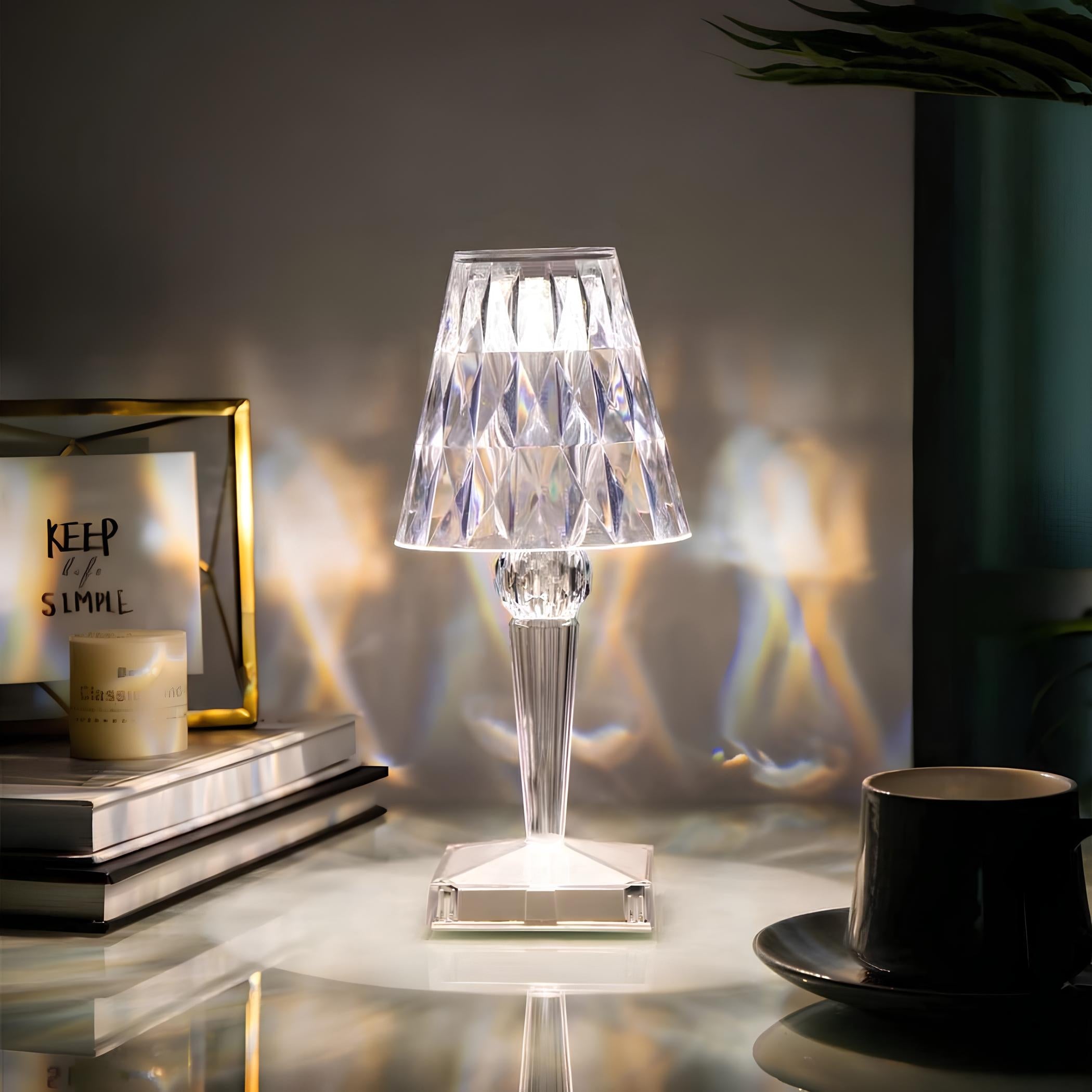 Lámpara de Mesa Cristalina – Elegancia Moderna y Ambiente Acogedor 