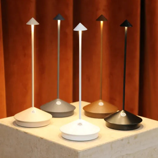 מנורת שולחן LED – ללא חוט וניתנת לטעינה 