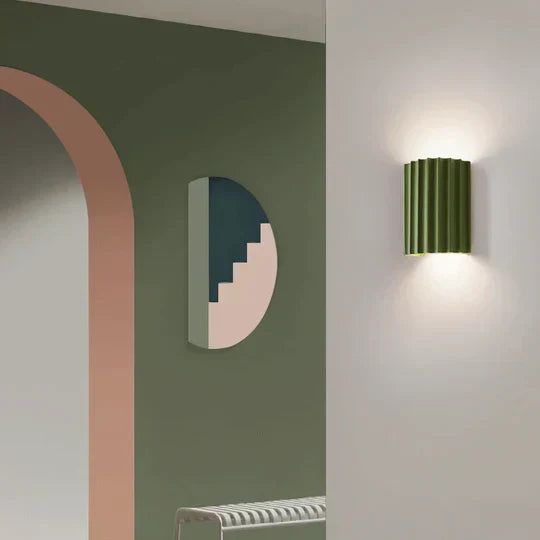 Aplique de Parede Moderna em Resina – Elegância e Originalidade 