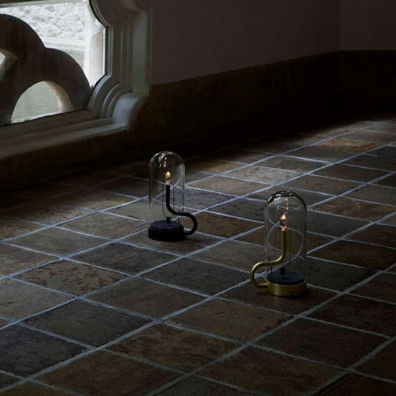 Stolní lampa — Teplé osvětlení s efektem plamene 