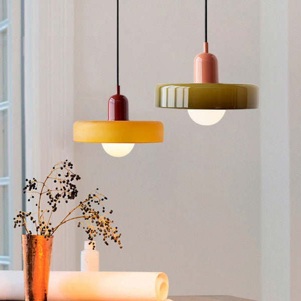 Farget Glasspendel – Forbedre Dine Rom Med Stil 