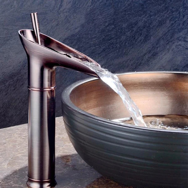 Torneira Cascata Casa de Banho – Estilo Antigo e Elegante 