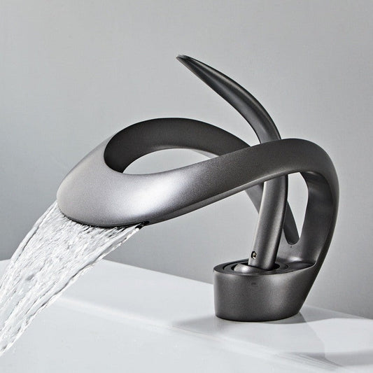 Rubinetto da Bagno Moderno – Design Curvo ed Elegante 