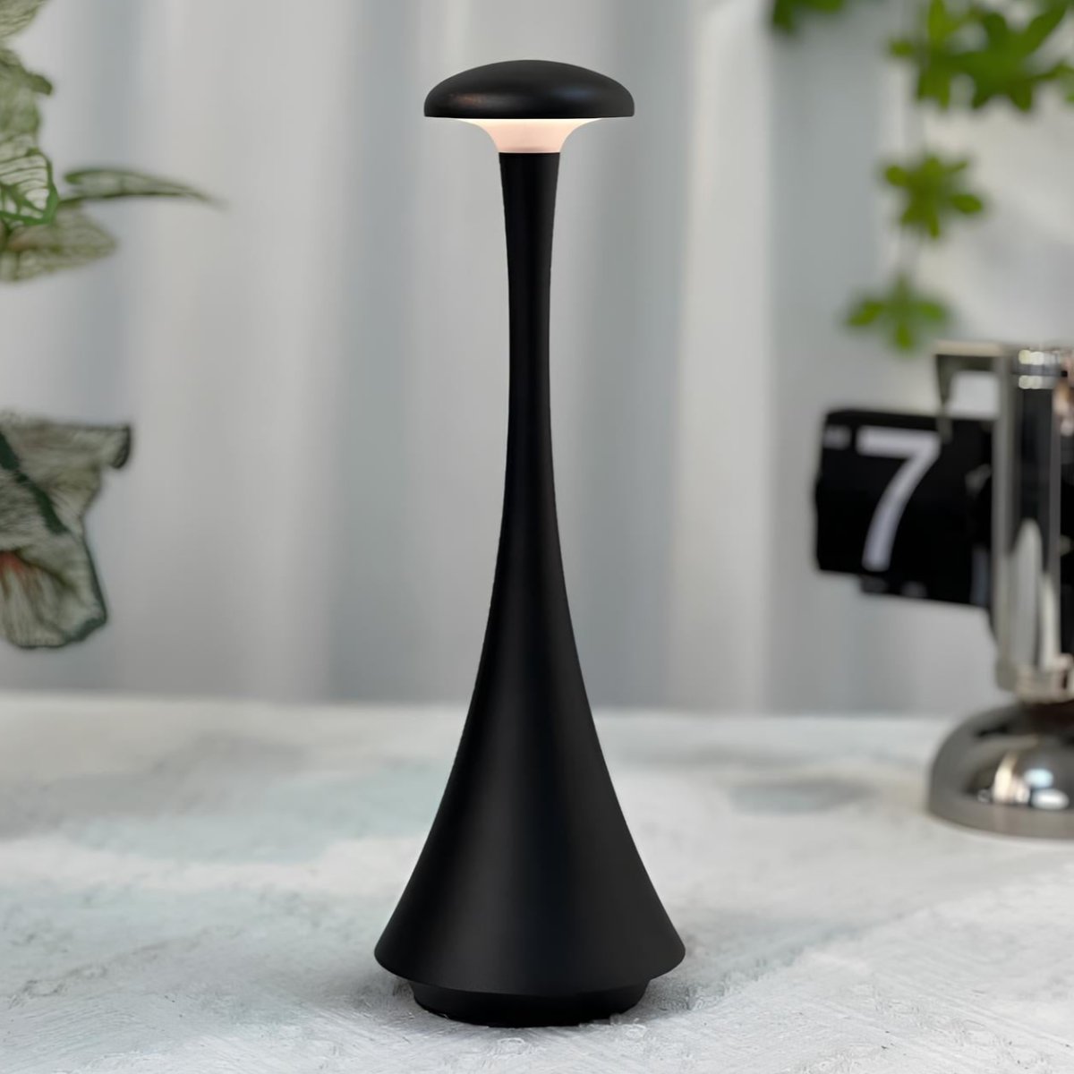 Lampe De Table Élancé – Élégance Et Modernité