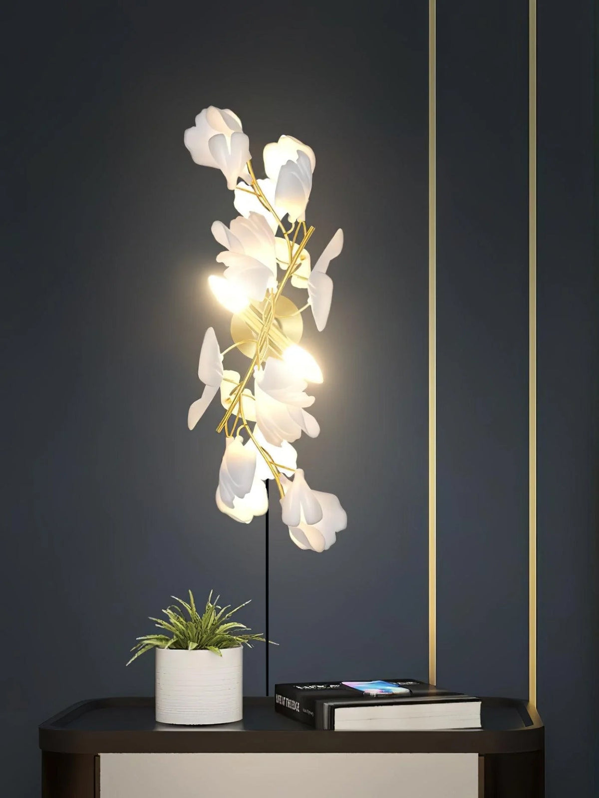 Blommig vägglampa - Gyllene elegans & Mjukt ljus
