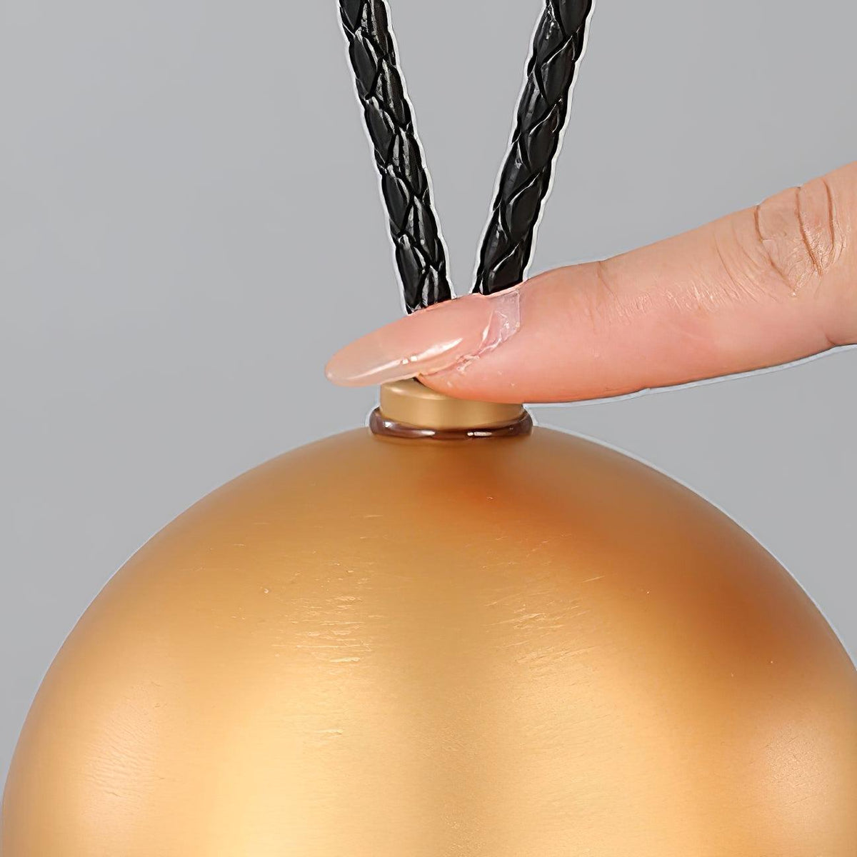 Újratölthető gömblámpa - elegáns design és pihentető fény