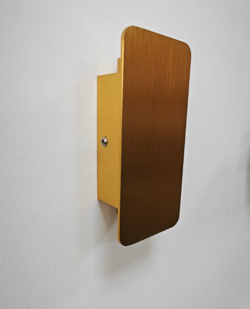 Minimalistisk LED Vegglampe – Subtilt Lys Og Moderne Linje 