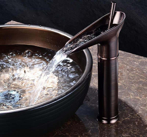 Torneira Cascata Casa de Banho – Estilo Antigo e Elegante 