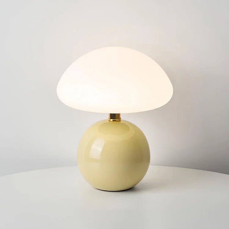 Bordlampe i form af en svamp – elegance og originalitet 