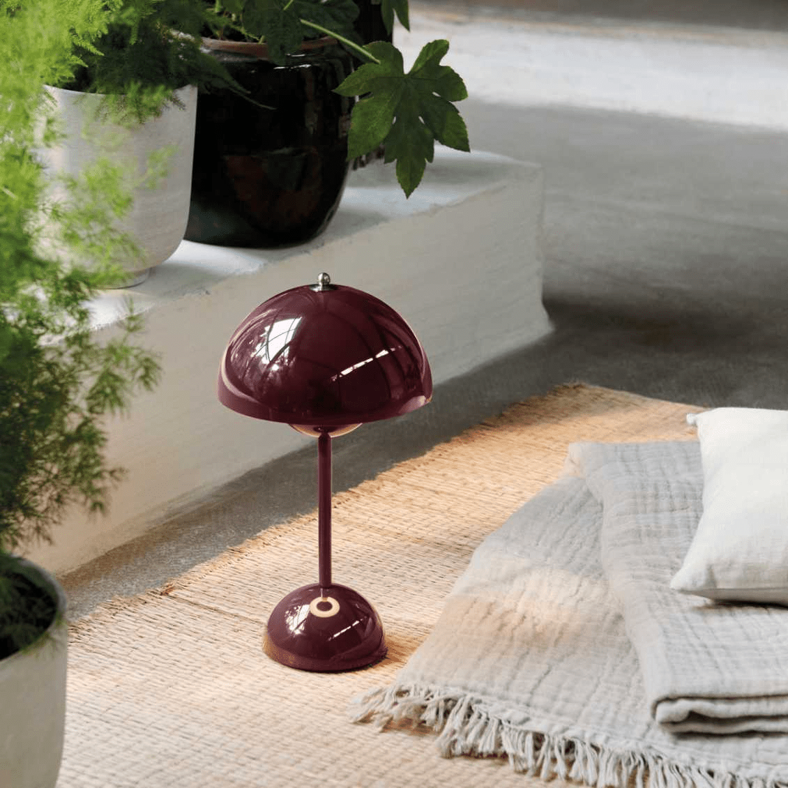 Desk LED Lamp – Modern Simplicity and Functionality 
