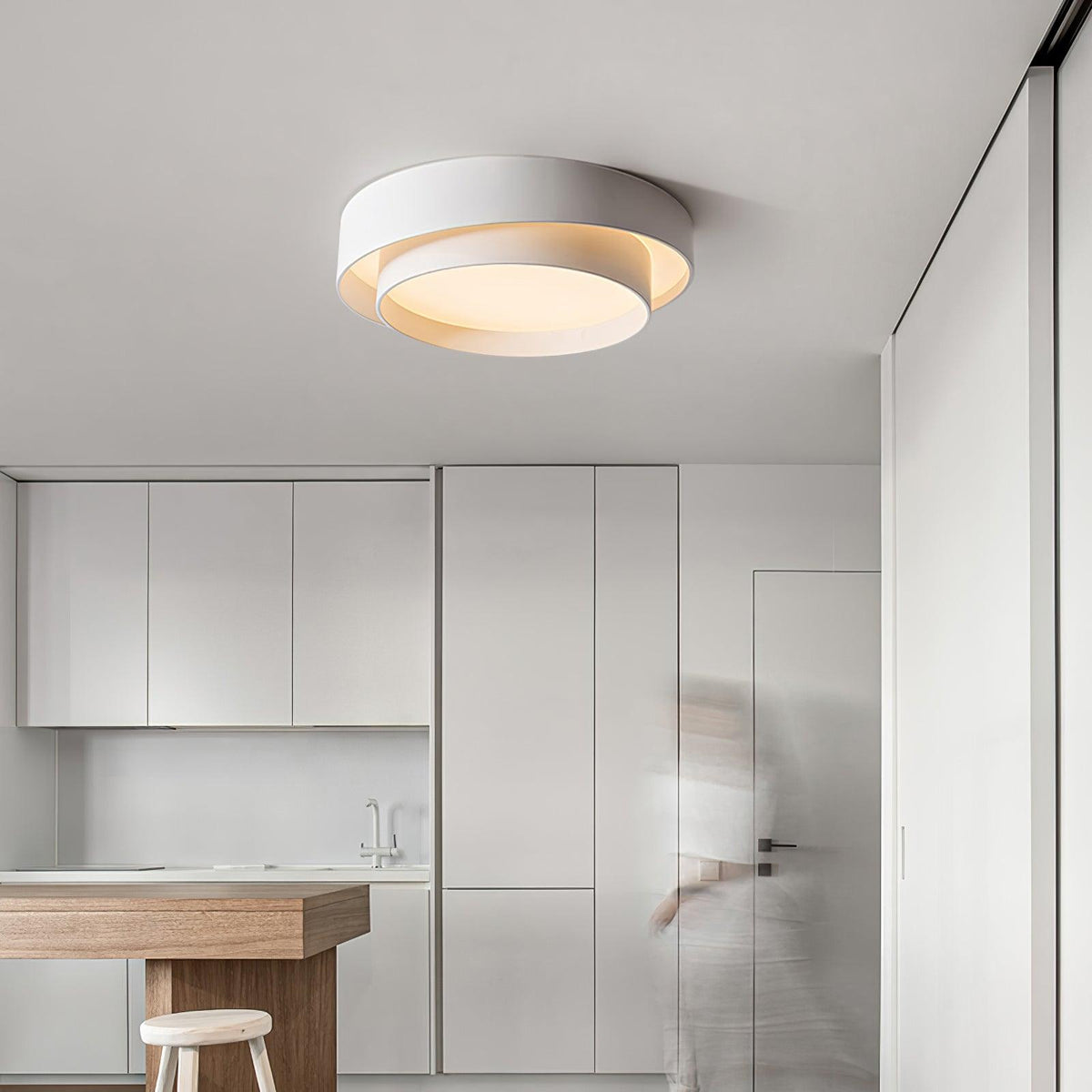 Moderná Elegantná Stropná Lampa – Štýlová Chic a Súčasná 