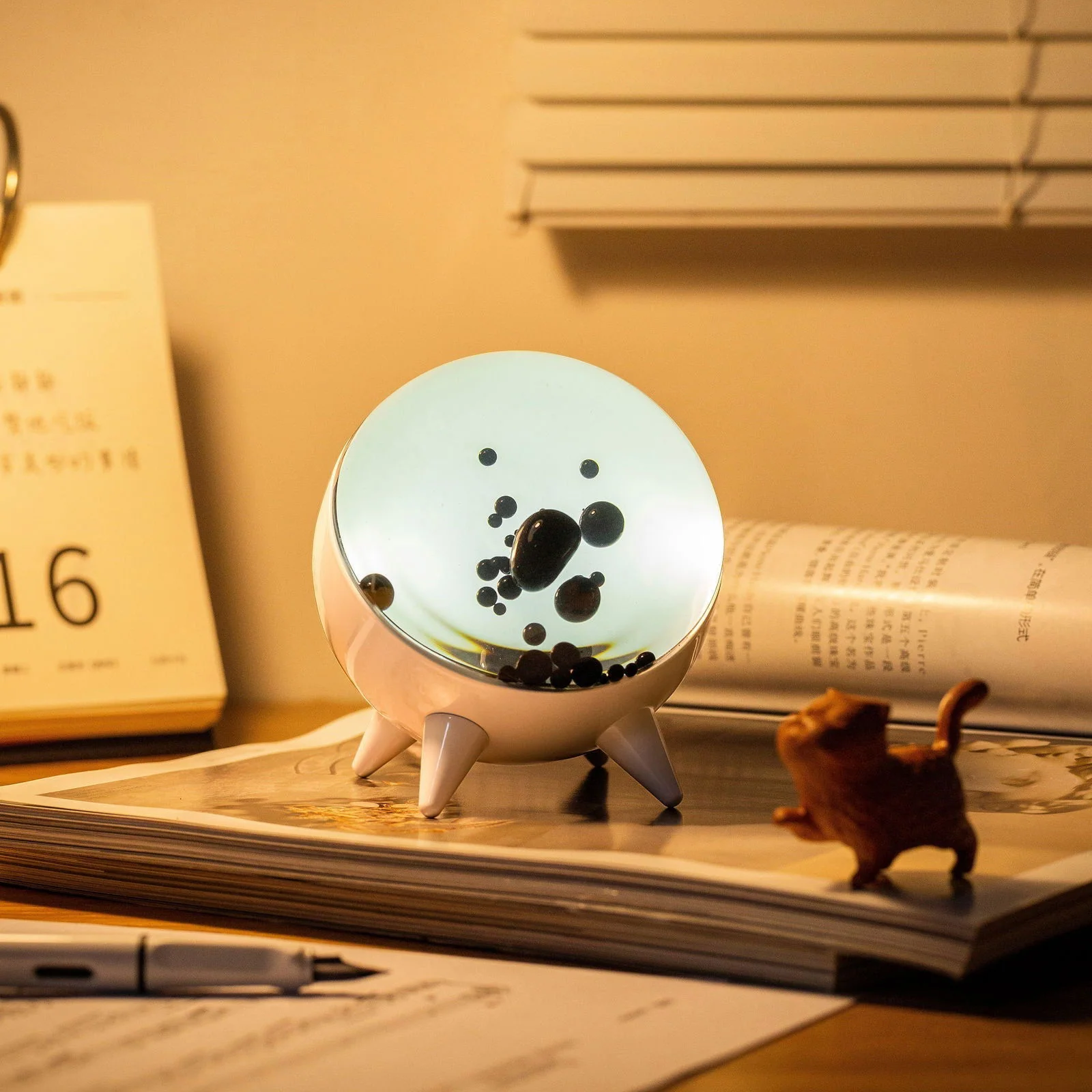 Interaktiv dekorativ lampe – Lys- og designspill 
