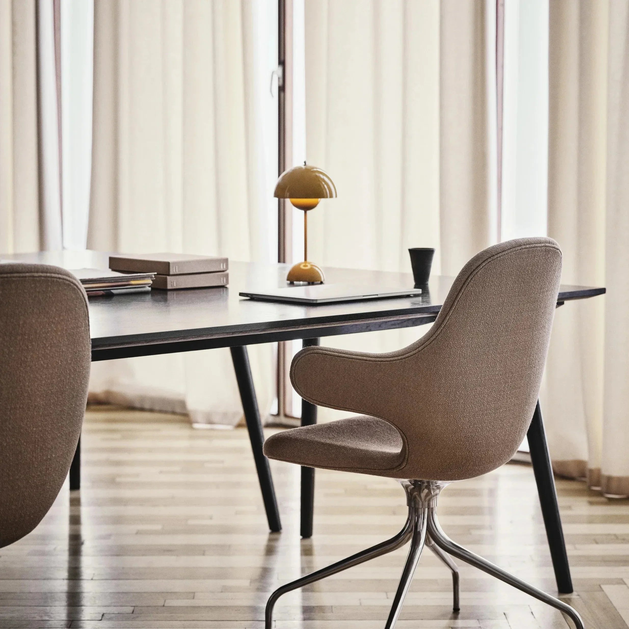 Desk LED Lamp – Modern Simplicity and Functionality 