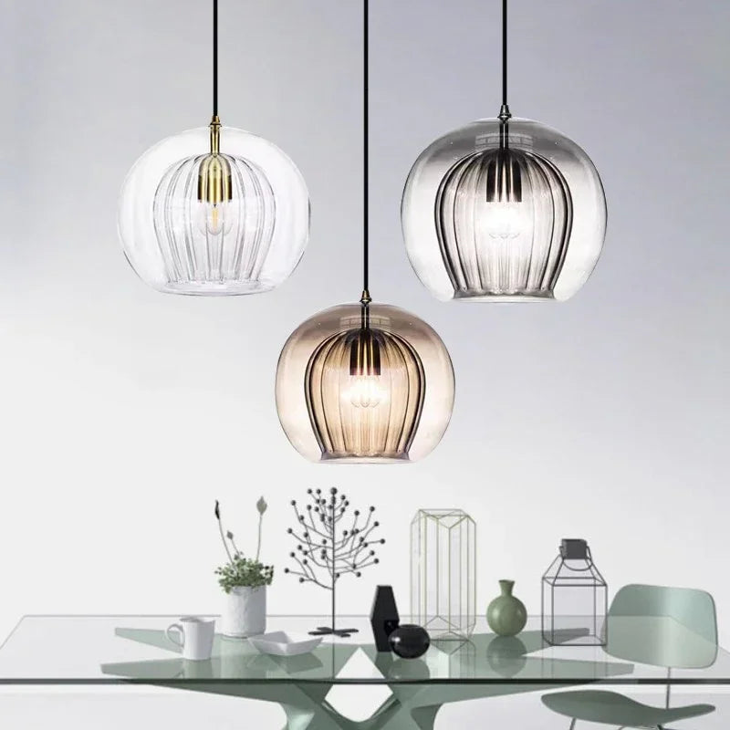 Moderne glaskuglelampe - blødt lys og raffineret stil