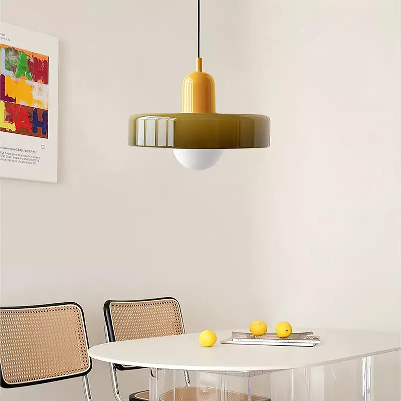 Farget Glasspendel – Forbedre Dine Rom Med Stil 