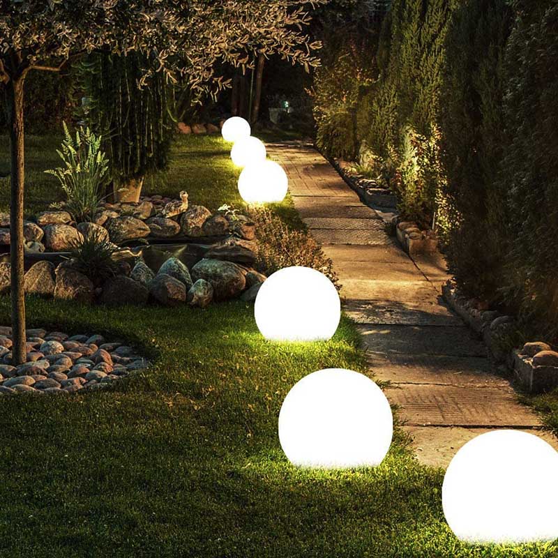 Lámpara Esférica Exterior Sin Cable – Iluminación Nómada y Elegante 
