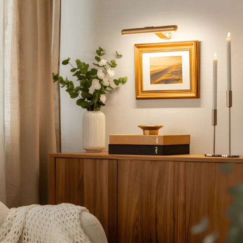 Bezdrôtová nástenná LED lampa s USB dobíjaním - plná rotácia a pohodlné dobíjanie