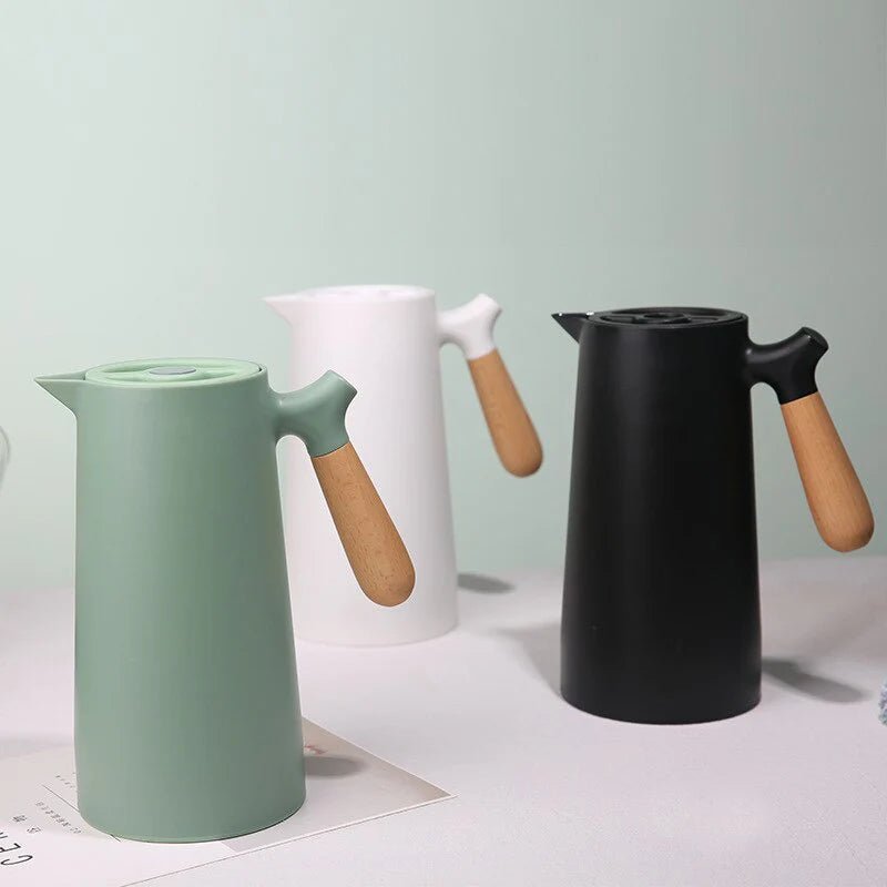 Karafka Izotermiczna z Uchem – Długotrwałe Przechowywanie i Elegancki Design 