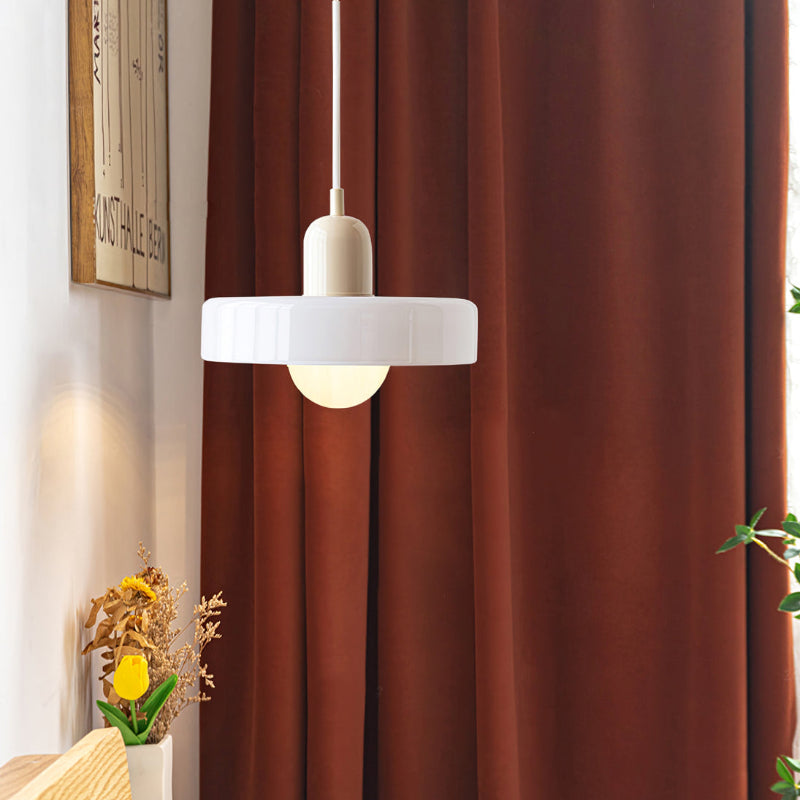 Farget Glasspendel – Forbedre Dine Rom Med Stil 