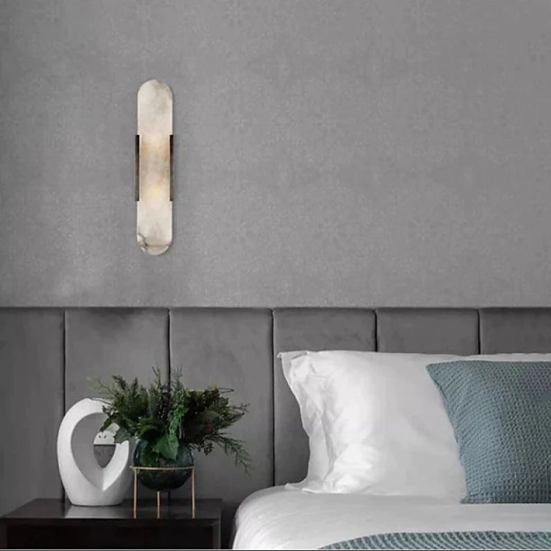 Aplique de Parede LED Preta e Dourada – Elegância Moderna e Design Chic 