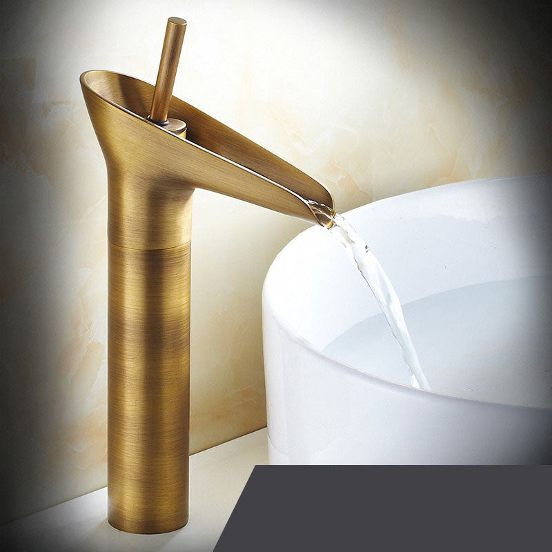 Torneira Cascata Casa de Banho – Estilo Antigo e Elegante 