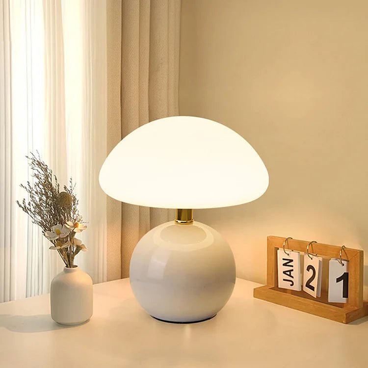 Bordlampe i form af en svamp – elegance og originalitet 