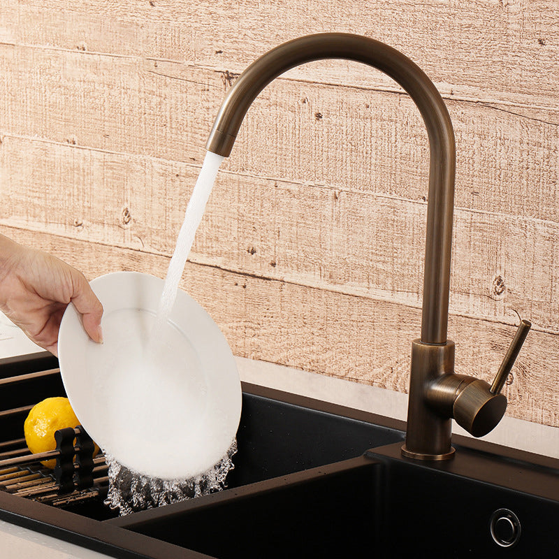 Torneira de Cozinha Elegante – Bronze Antigo e Design Refinado 
