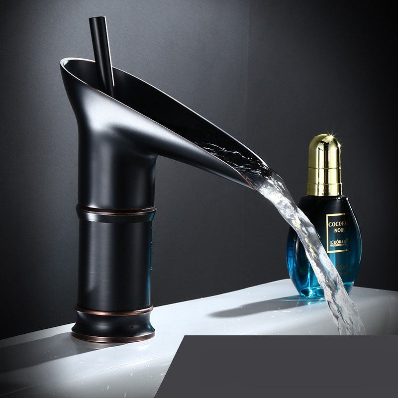 Torneira Cascata Casa de Banho – Estilo Antigo e Elegante 