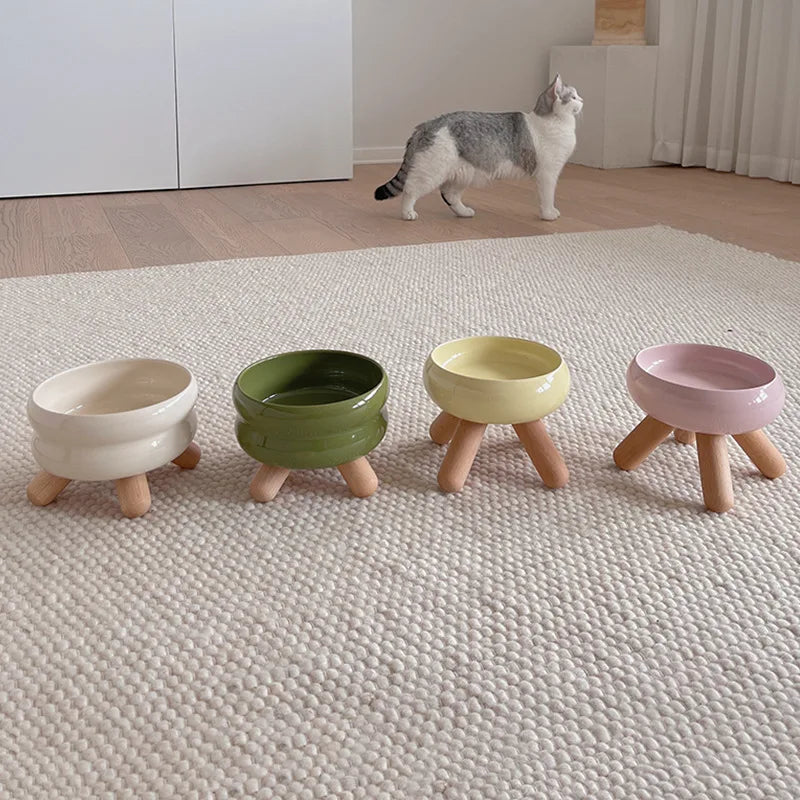 Designová vyvýšená miska pro kočky - pohodlí a přírodní elegance
