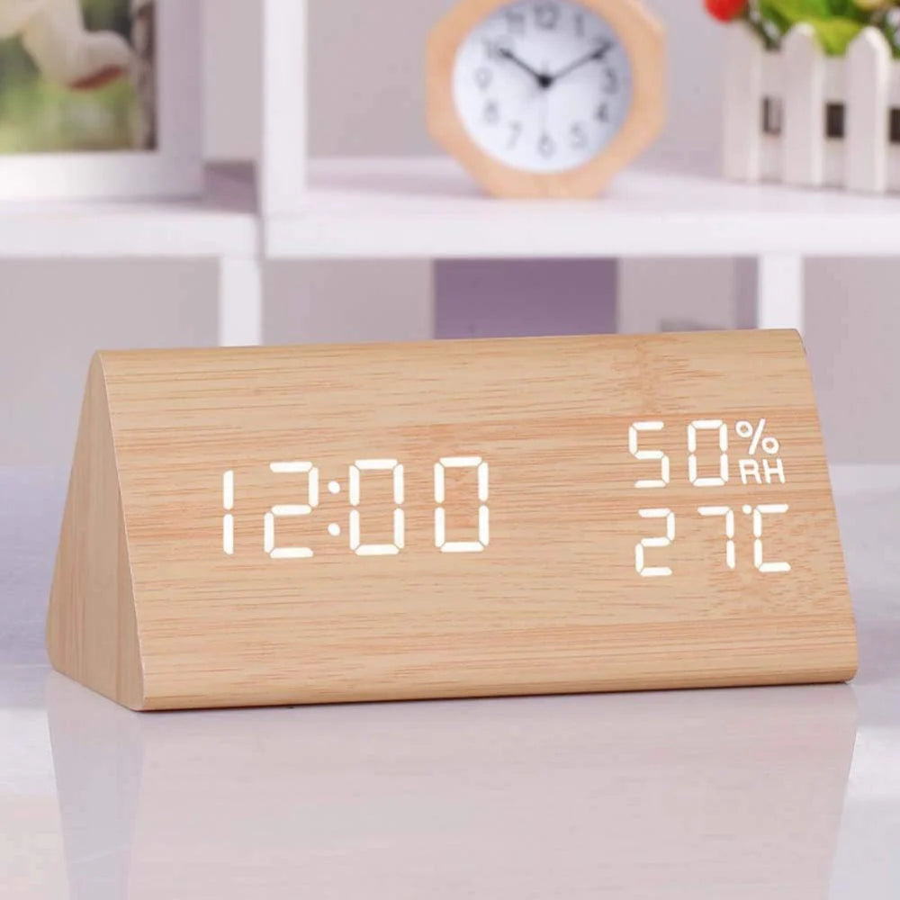 LED-klokke med stemmestyring – Moderne design og intelligent funksjonalitet 